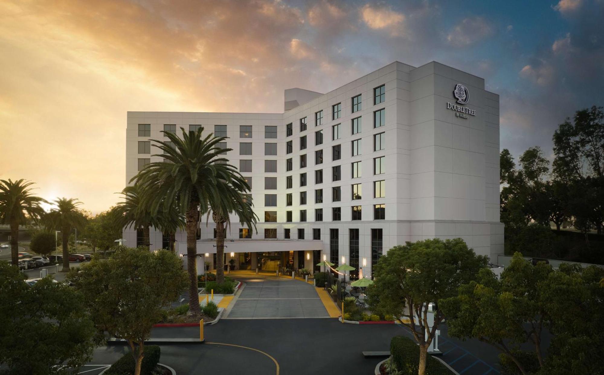 Doubletree By Hilton Irvine Spectrum Exterior foto