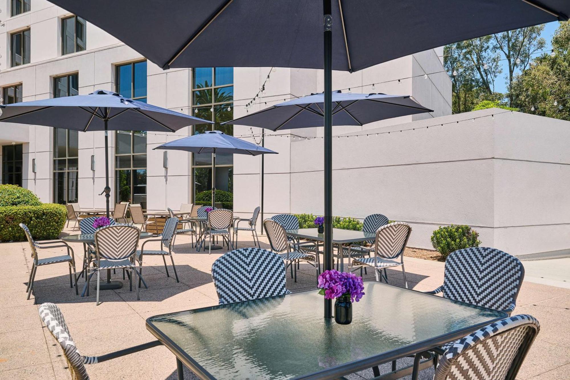 Doubletree By Hilton Irvine Spectrum Exterior foto
